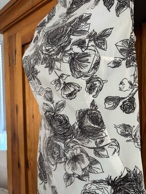 Vintage 60s shift dress with black roses on white Sz M / L